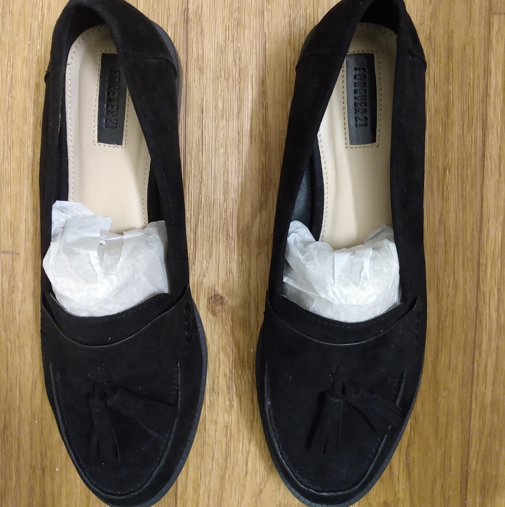 Shoes - Picture 3 of 5